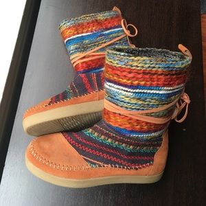TOMS Nepal Multicolor Suede Boots